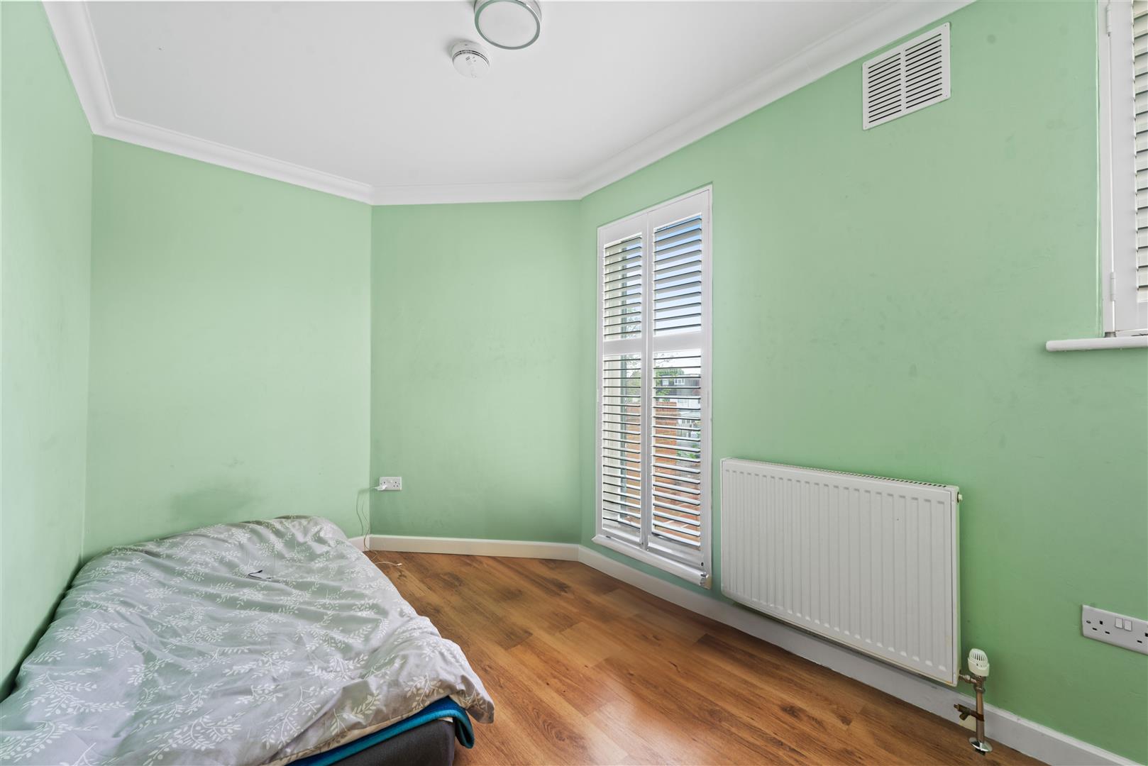 Epsom Road, Sutton